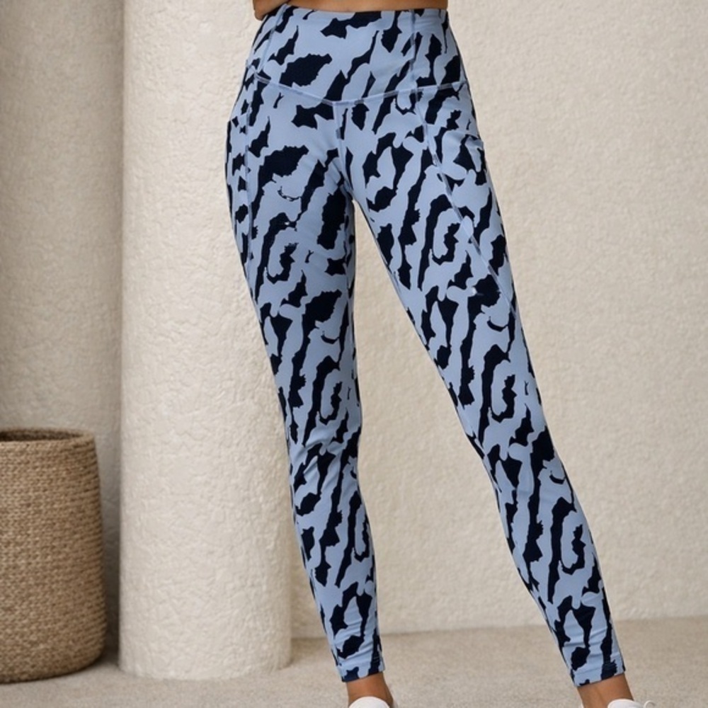 Varley black and blue printed leggings